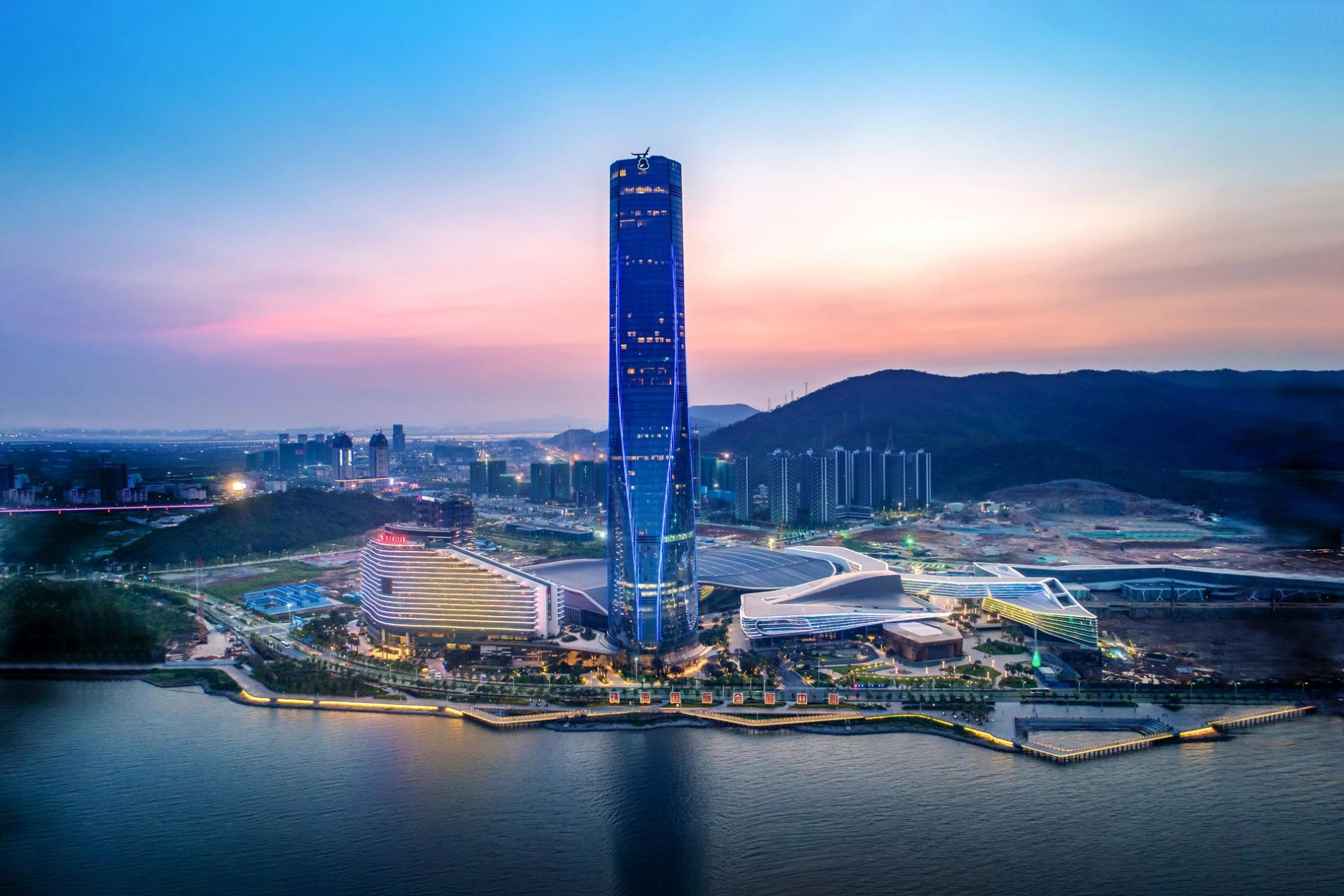 Zhuhai International Exhibition and Convention Centre by 10 Design