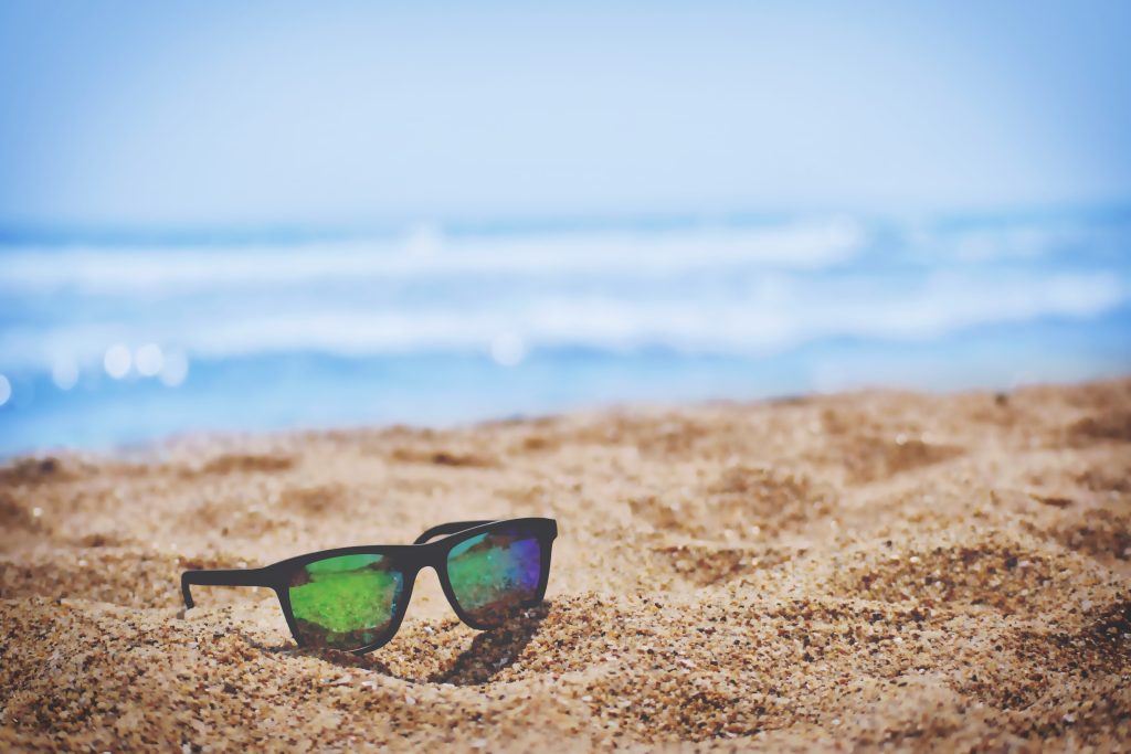 sunglasses-on-the-beach