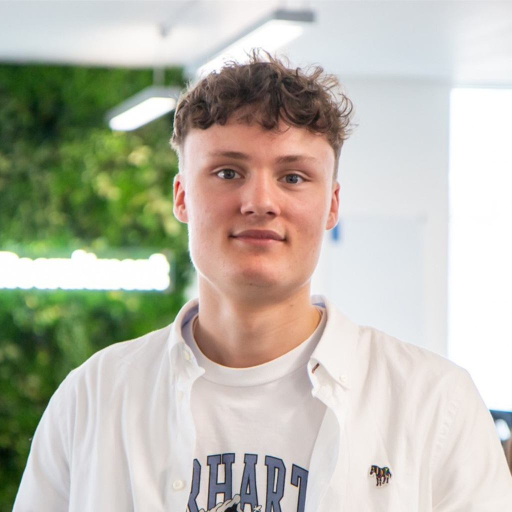 Jake Dunwell - V7 Recruitment